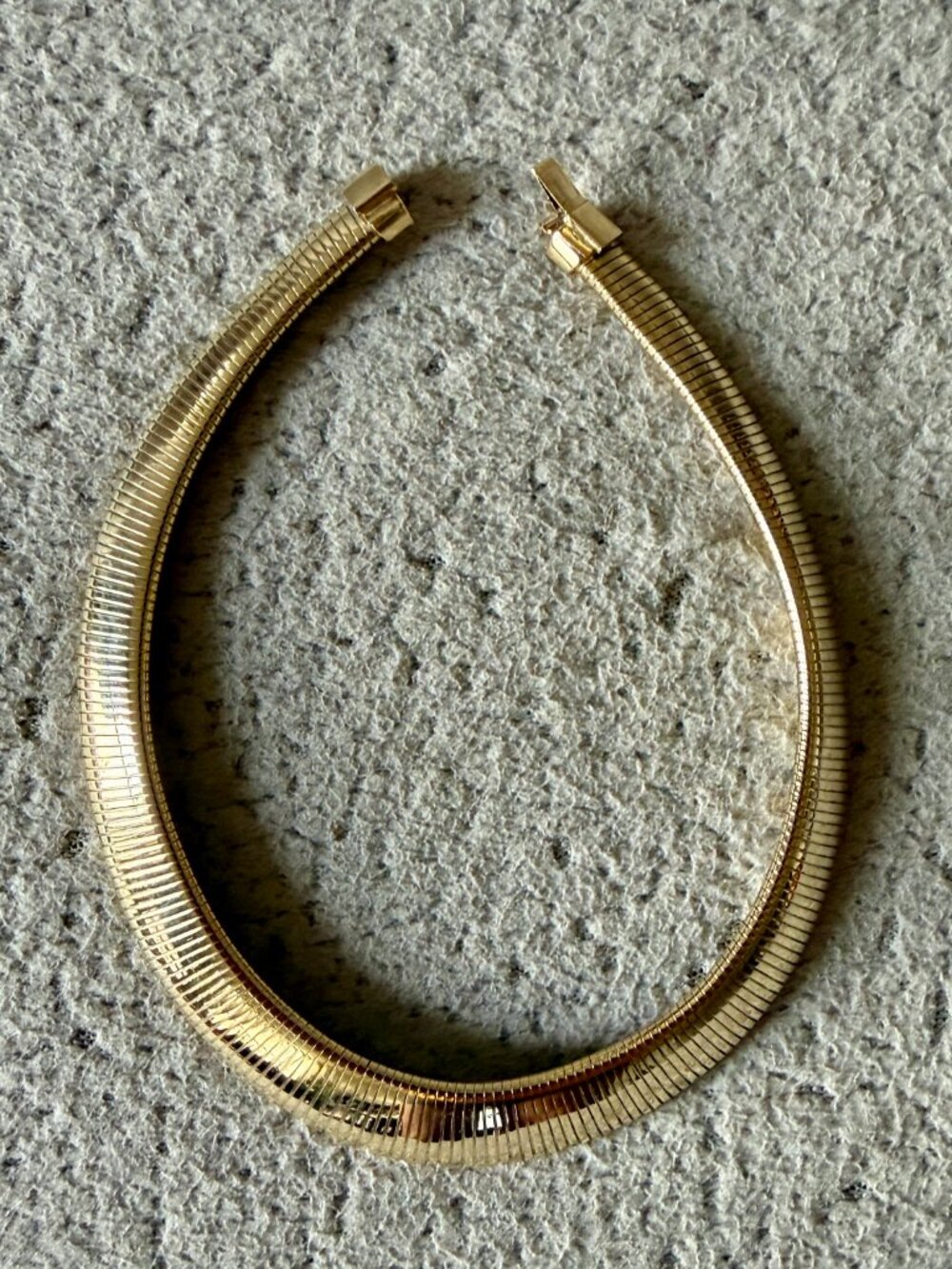 Vintage Gold Tone Omega Collar Necklace Wide Flexible Choker Statement 14” - Picture 3 of 6